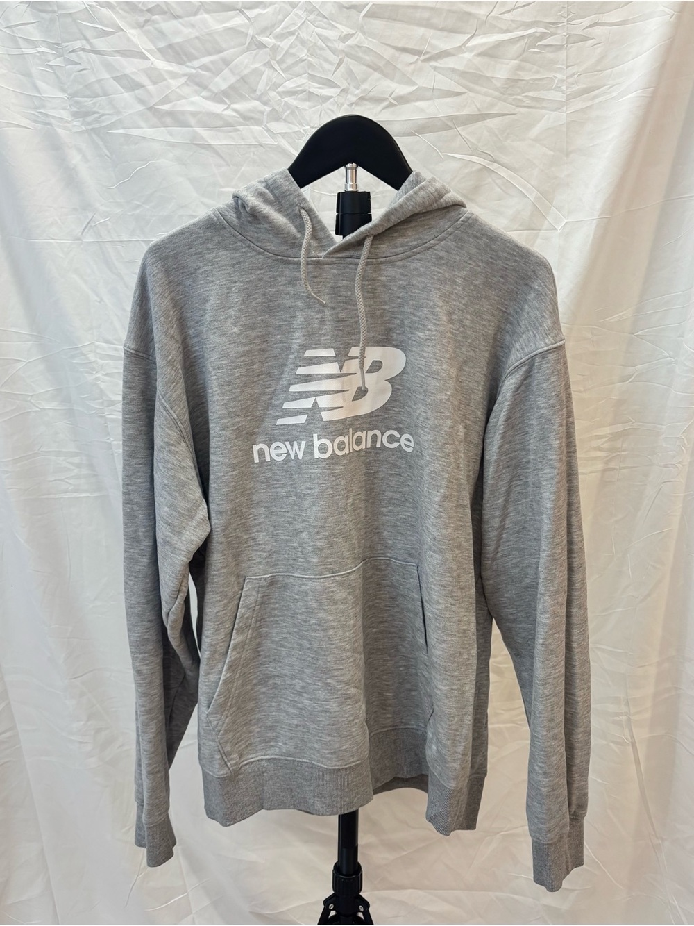 New Balance Gray Logo Pullover Hoodie – Medium